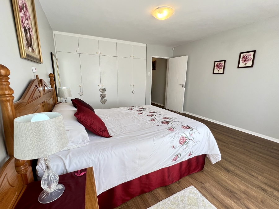 3 Bedroom Property for Sale in Wavecrest Eastern Cape